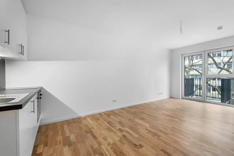 Unmöbliertes Studio mit EBK in Lichtenberg — photo 1